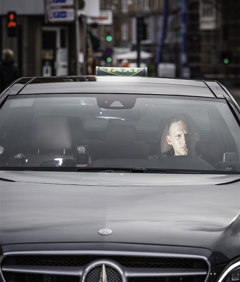 koncentreret taxachauffør